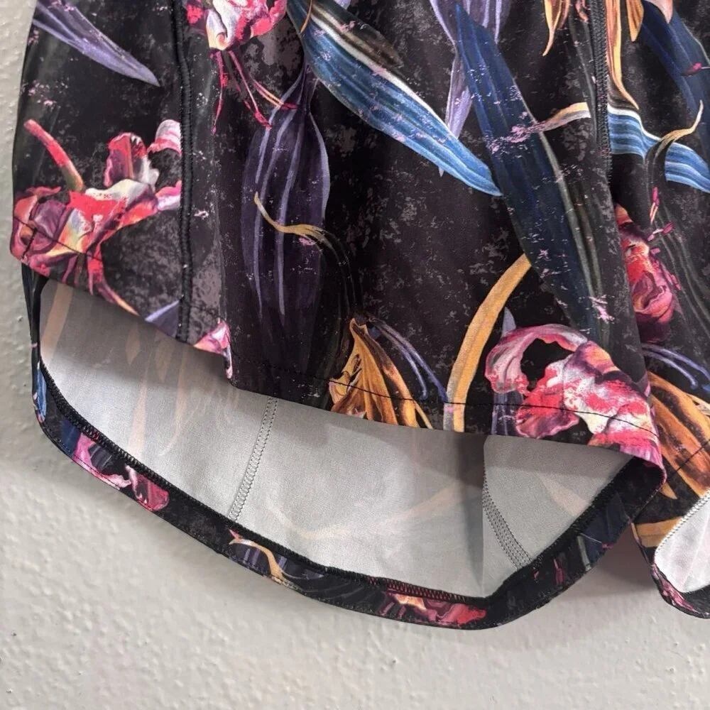 Lululemon Speed Up Shorts Mid Rise Veiled Floral Size 2